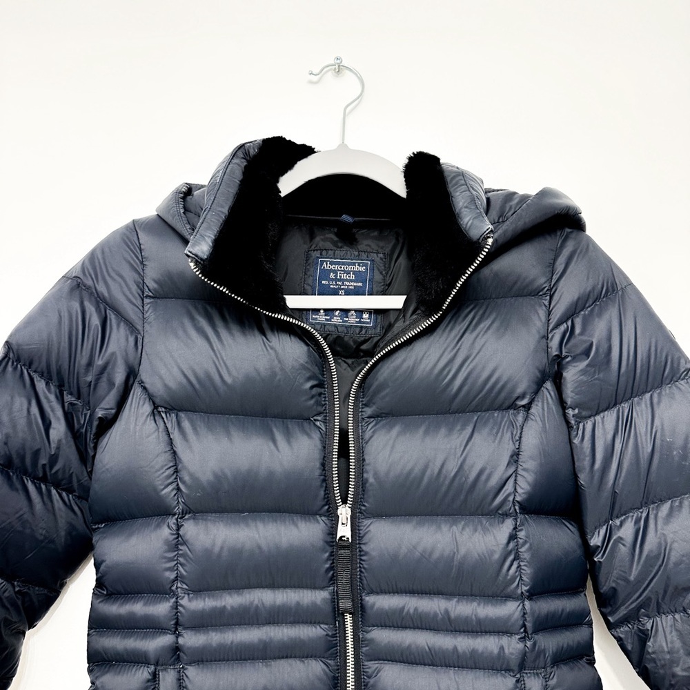 Abercrombie and Fitch Navy Puffer Jacket - Picture 8 of 9